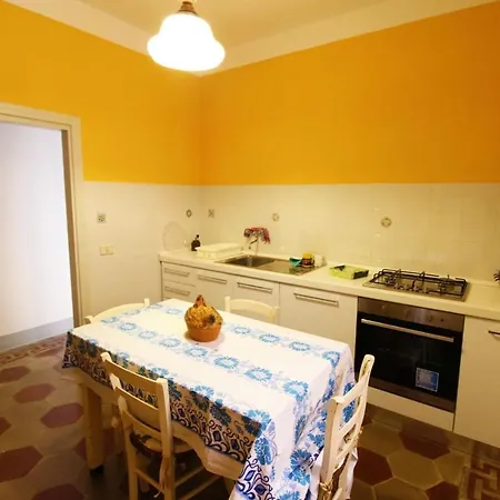 Lägenhet Sleeps 4